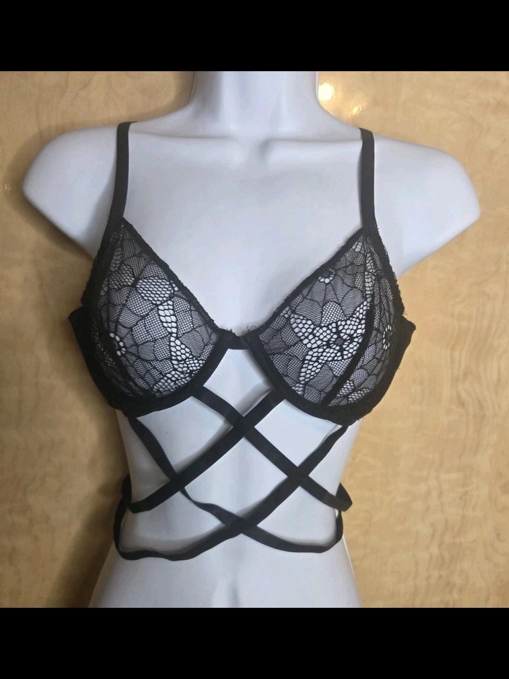 BLACKHEART LINGERIE Bra Strappy Spiderweb LARGE sexy goth HOT TOPIC new with tag